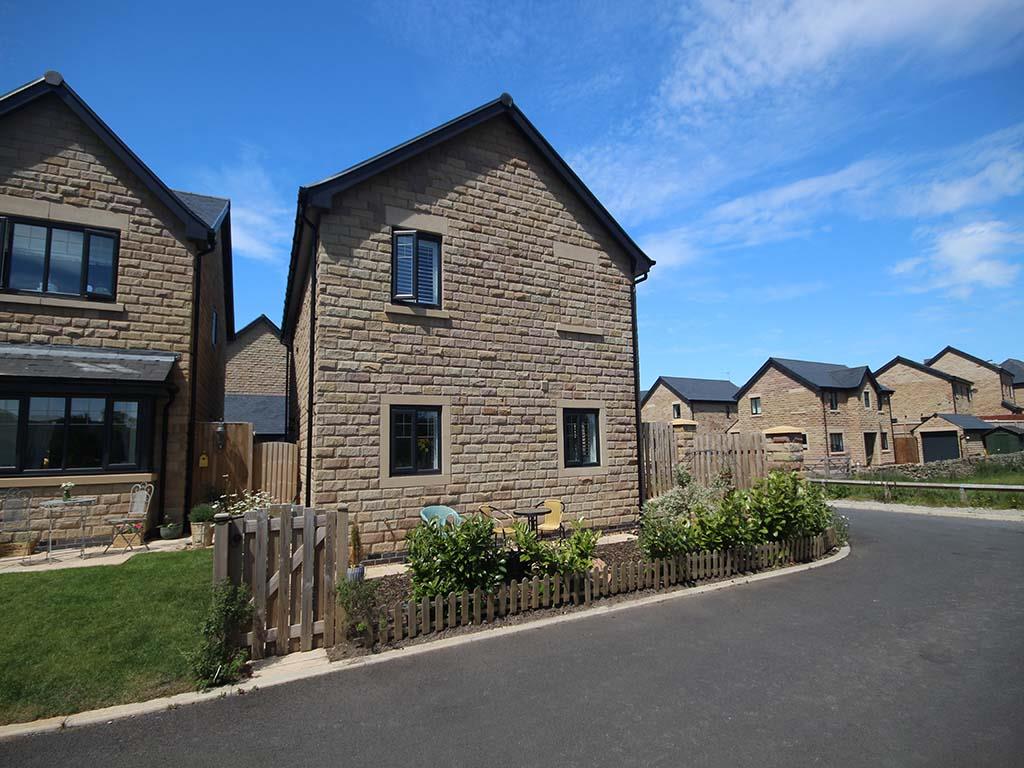 4 bedroom detached house For Sale in Salterforth - IMG_6360.JPG